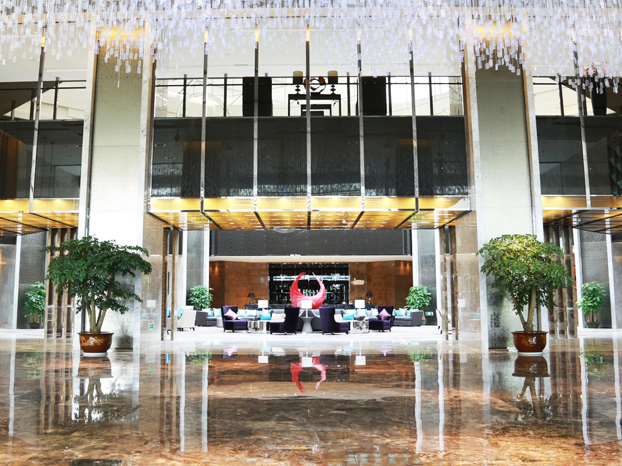 Ramada Plaza Liuzhou Liudong Hotel Exterior photo